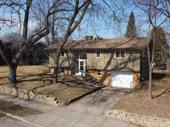 526 4th St W, Hastings, MN 55033