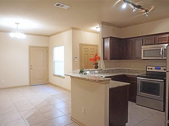 4th image of 1529 Cozy Dr