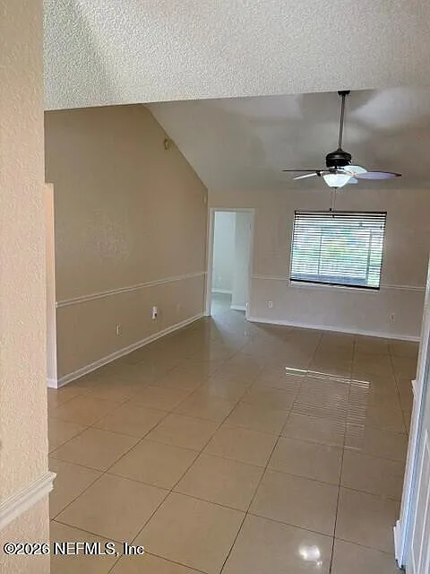4 bed, 2.0 bath, 1660 sqft, $1,975 — Photo 2