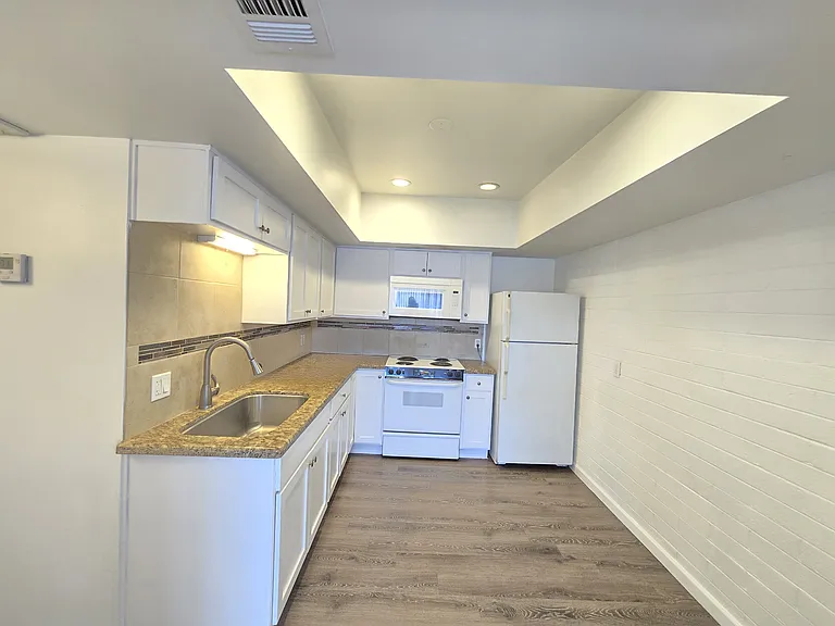 524 W Malibu Dr #4 — Photo 10