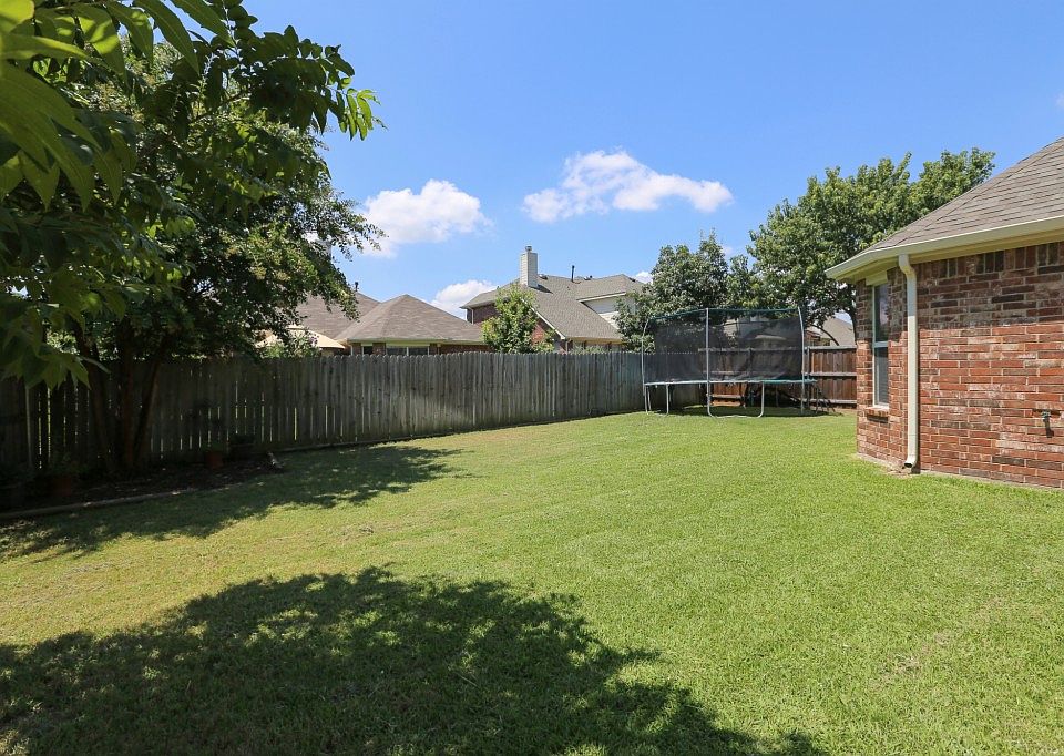 1st image of 3102 Rainburst Ln