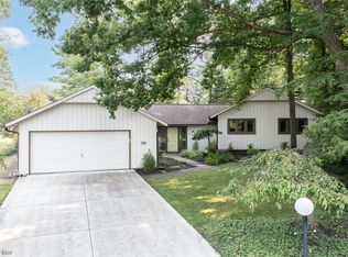 17065 Ridge Point Cir, Strongsville, OH 44136