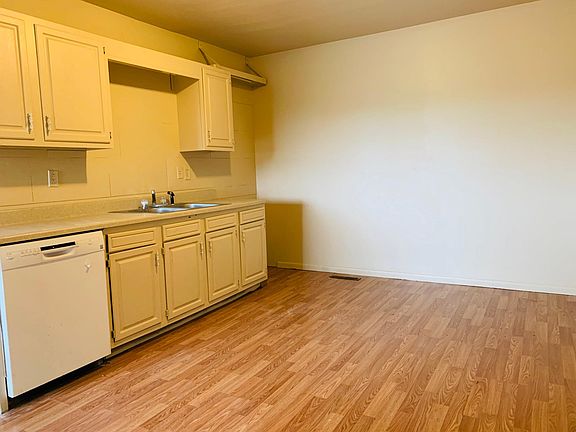 3rd image of 1207 Wyatt Ln APT B