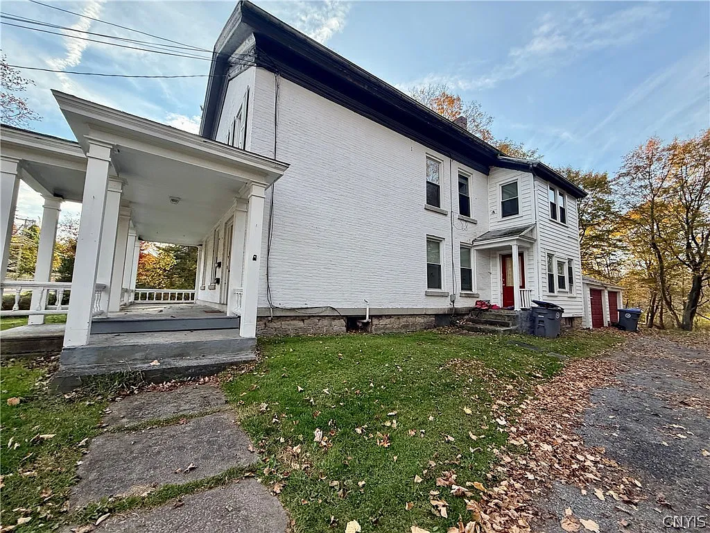 2 bed, 1.0 bath, 1123 sqft, $1,650 — Photo 3