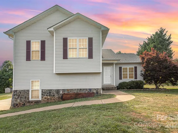 116 Windrow Ln, Statesville, NC 28625