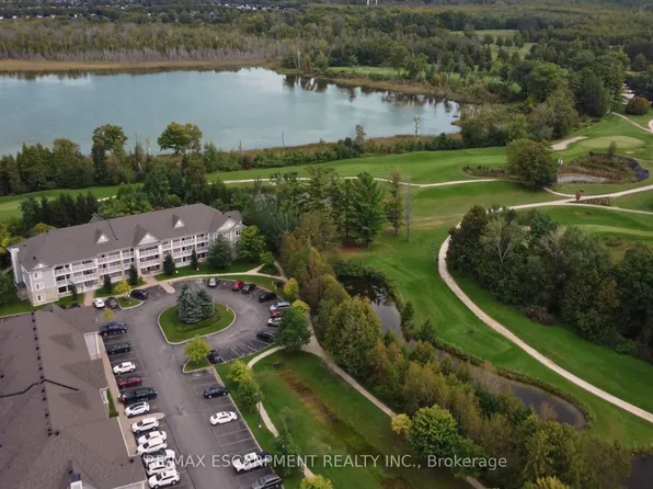 20 Mulligan Ln #8, Wasaga Beach, ON L9Z 1C4