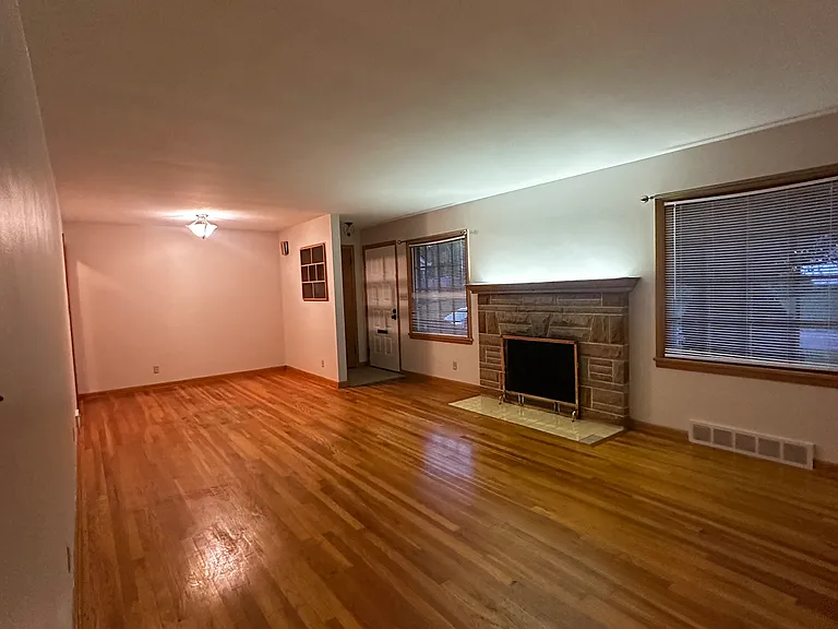 2385 Burnham Rd — Photo 9