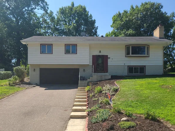2320 Chalet Dr NE, Columbia Heights, MN 55421
