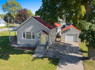 1571 Charles St, Green Bay, WI 54302