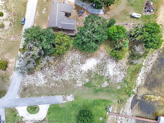 3rd image of 1004 S Todd Dr