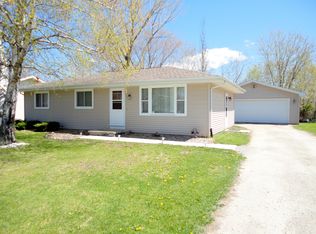 344 McKinley Ave, Omro, WI 54963
