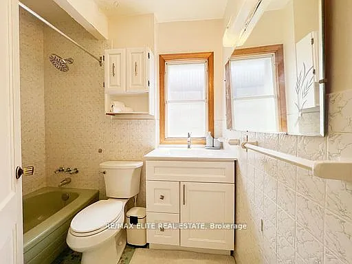 299 Robina Ave E — Photo 14