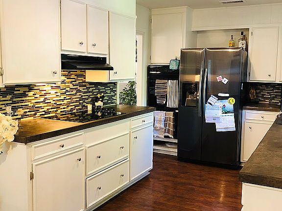 2nd image of 3018 S Willis St