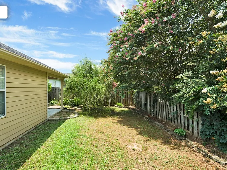 7707 Wyndham Cir — Photo 27