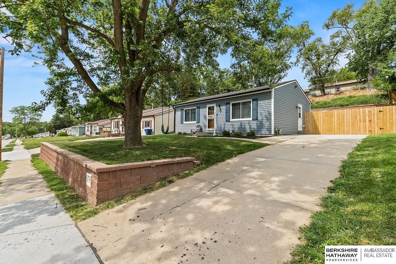 7326 S 69th St, La Vista, NE 68128 | Zillow