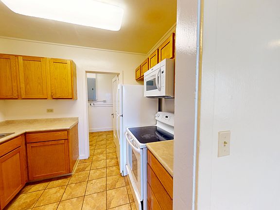 5th image of 1748 Wright Ave #104