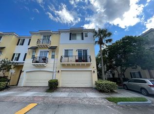 535 NW 39th Cir, Boca Raton, FL 33431