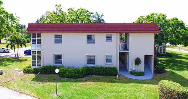 Home For Sale In Vista Royale