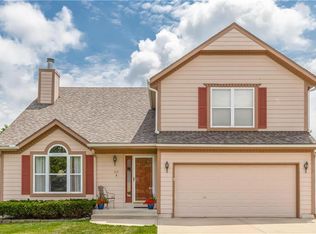 1117 SE Windstar Dr, Lees Summit, MO 64081