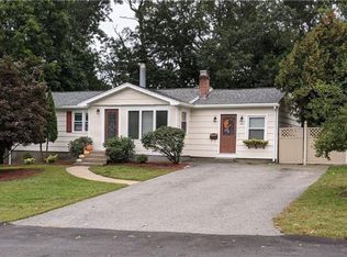 80 Viceroy Rd, Warwick, RI 02886
