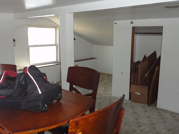 5th image of 188 Railroad St