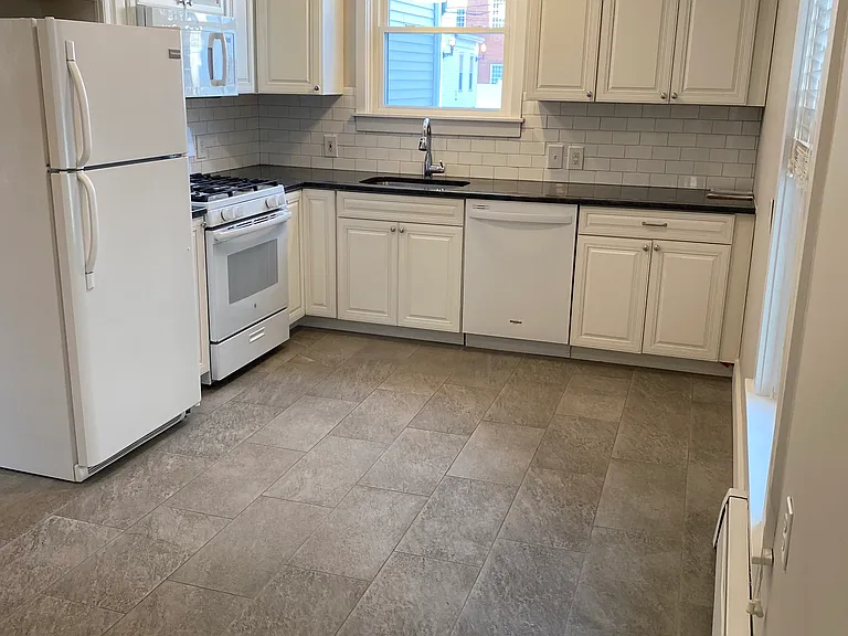 3 Central St #1 — Photo 8