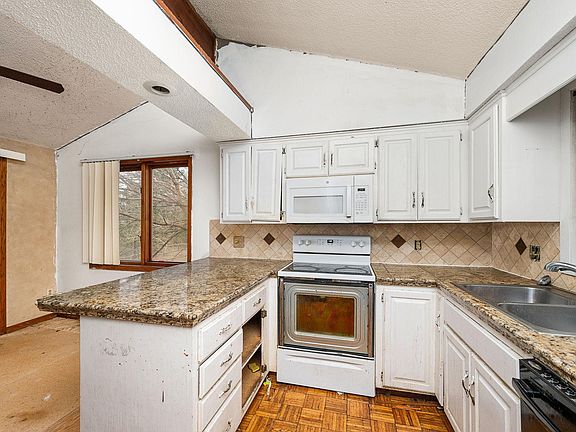 5th image of 14315 Embry Path