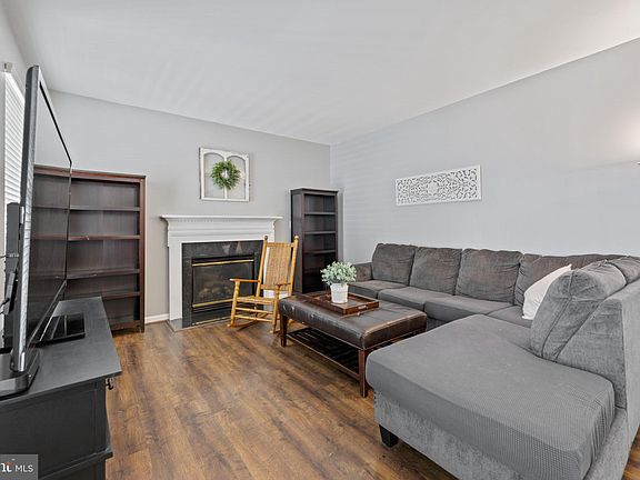 5th image of 18004 Densworth Mews