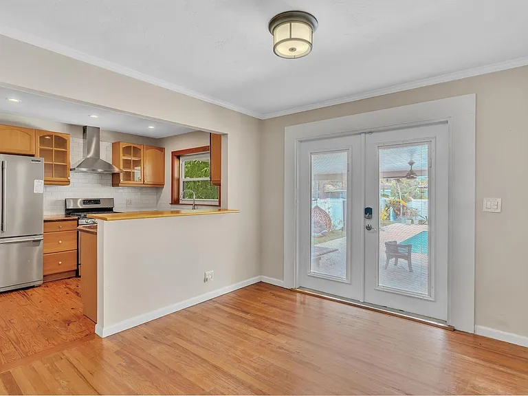 1527 Mayo St — Photo 23
