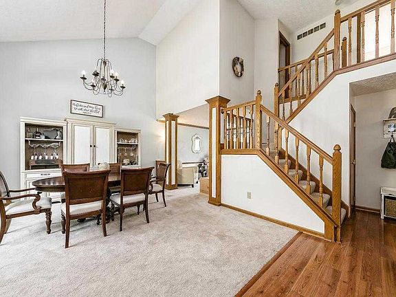 3rd image of 966 Dunmore Ct