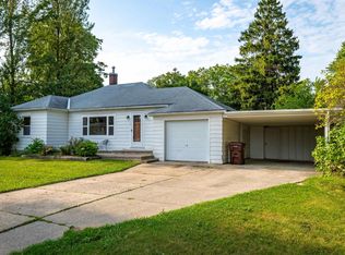 121 E Maple St, Shepherd, MI 48883