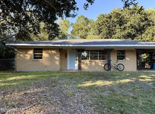 141 Hickory Dr, Ocean Springs, MS 39564