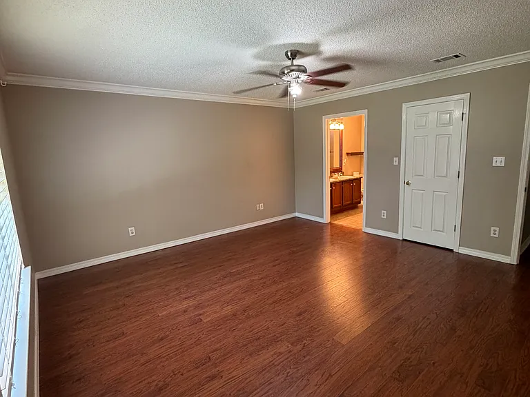 8540 Sterling Dr — Photo 6