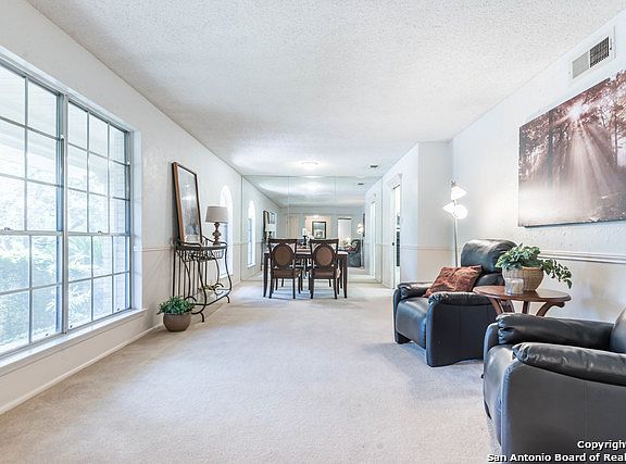 4th image of 3407 Huntwick Ln