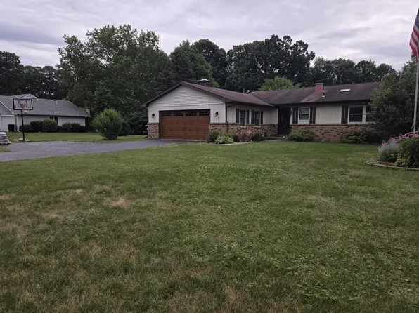 382 Reif Dr, Hebron, IN 46341