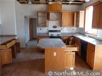 4th image of 870 Meadow Ln