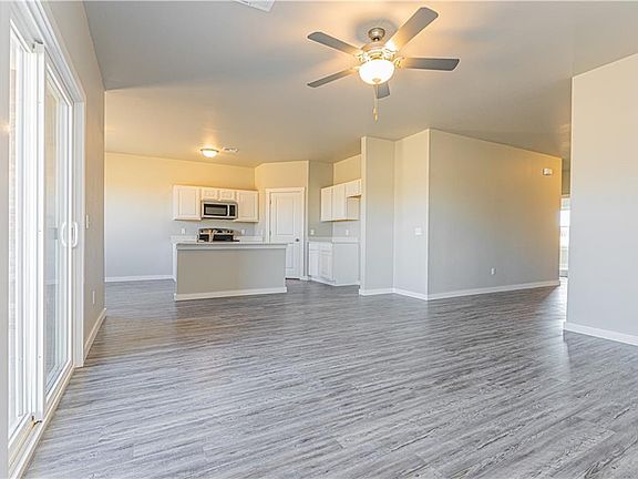 4th image of 15979 Prairie Rose Dr