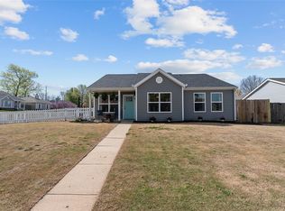 216 SE 16th St, Bentonville, AR 72712