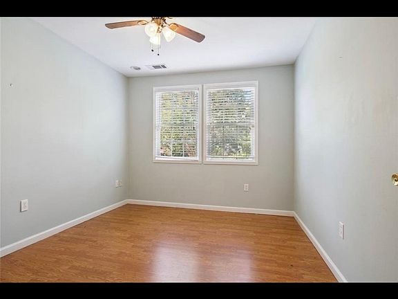 3rd image of 6800 Louisville St