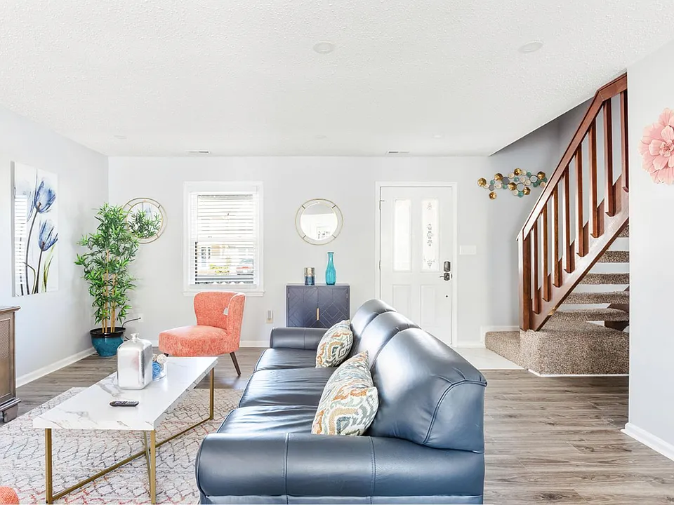 1817 Carrollwood Cmn #1817