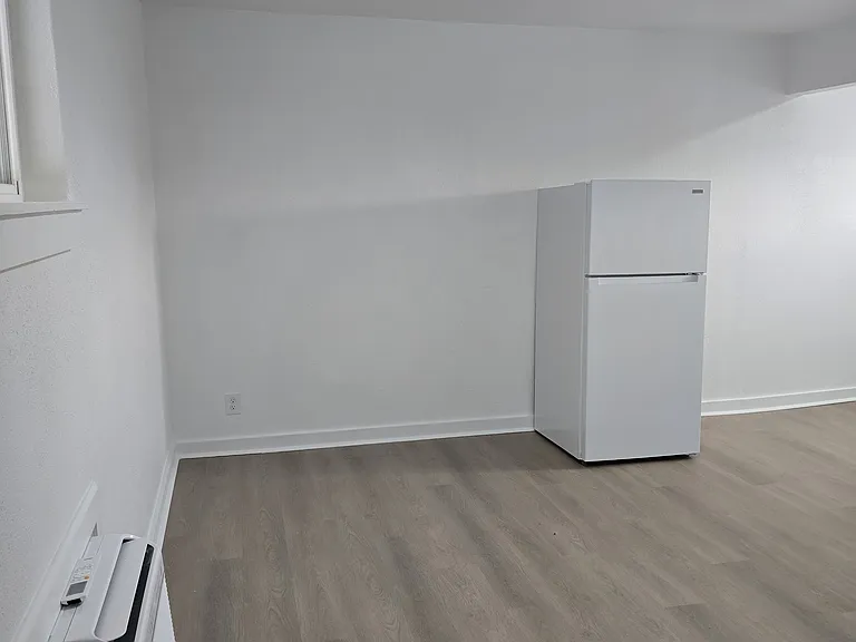 301 E Main St #12 — Photo 4