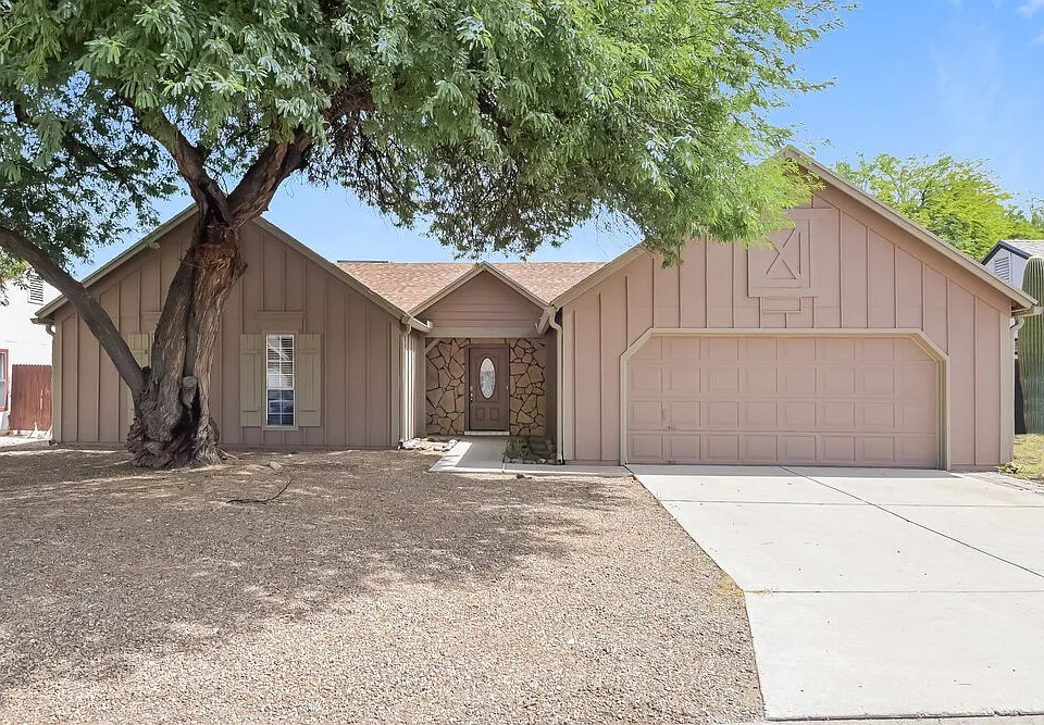 10591 E Elkridge Pl