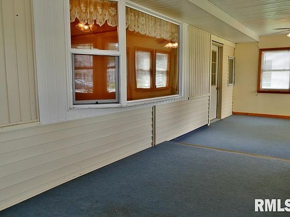 5th image of 221 W Knoxville St