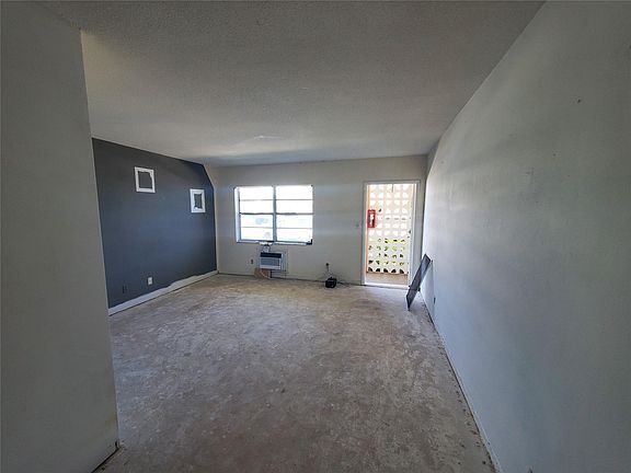 4th image of 2106 NE 56th Court #107