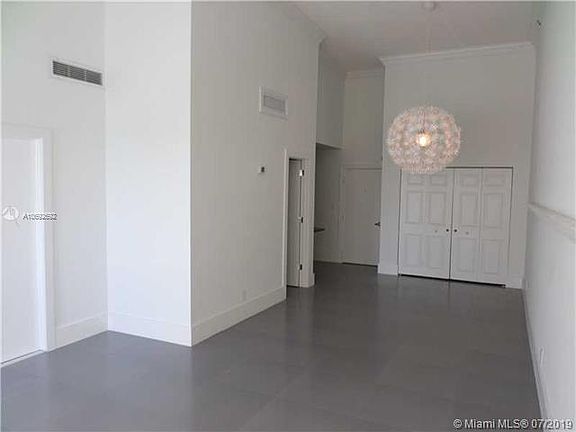 5th image of 6770 Indian Creek Dr