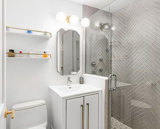 5th image of 353 E 72nd St APT 17B