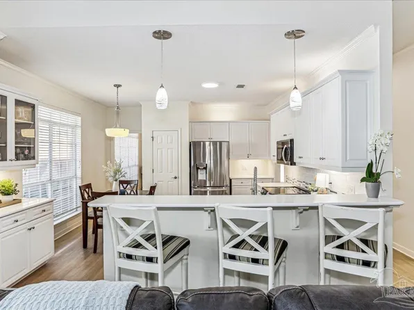 4118 Oak Pointe Dr, Gulf Breeze, FL 32563