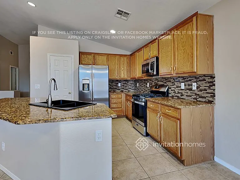 5745 Oasis Ridge St — Photo 9