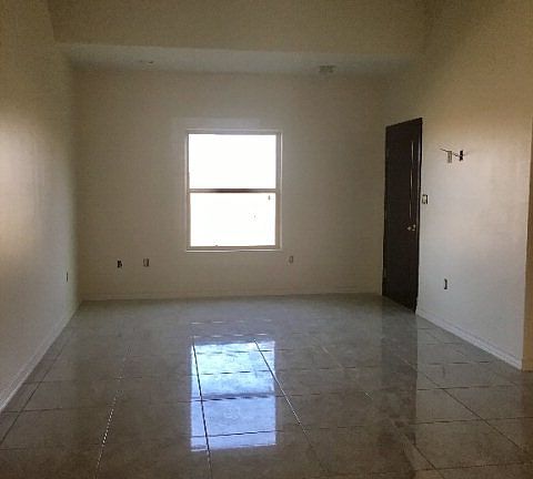 3rd image of 4670 Larkspur Dr
