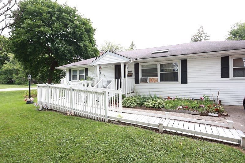 2nd image of 1228 Fenton St